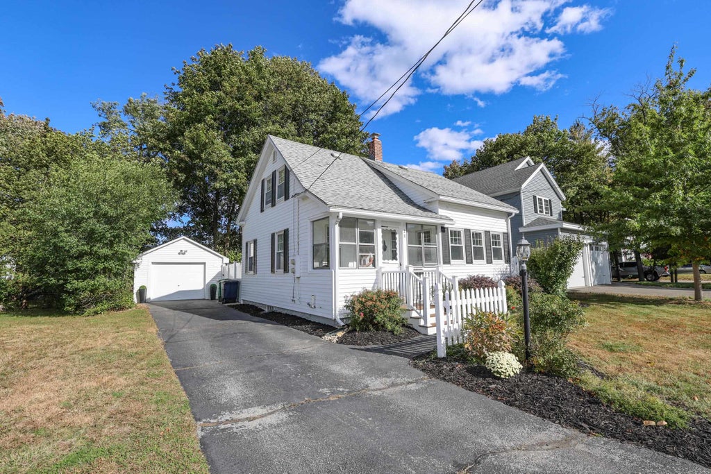 Photo of 28 Almont Street, Nashua, NH 03060 (MLS # 5113116)