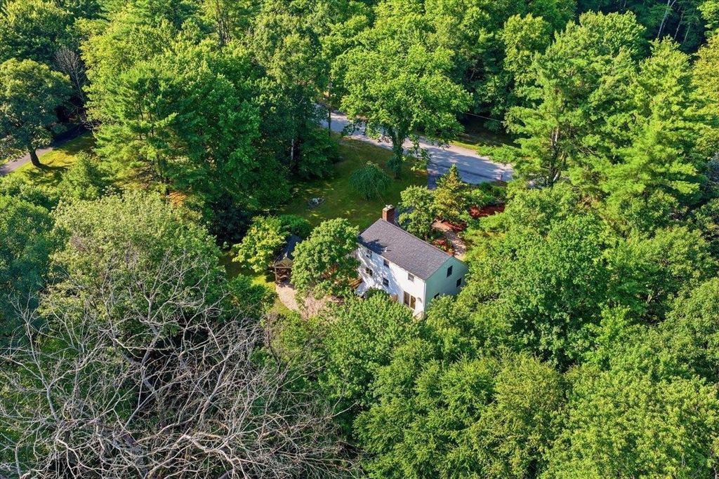 Photo of 16 Lakeview Way, Auburn, NH 03032 (MLS # 5099028)