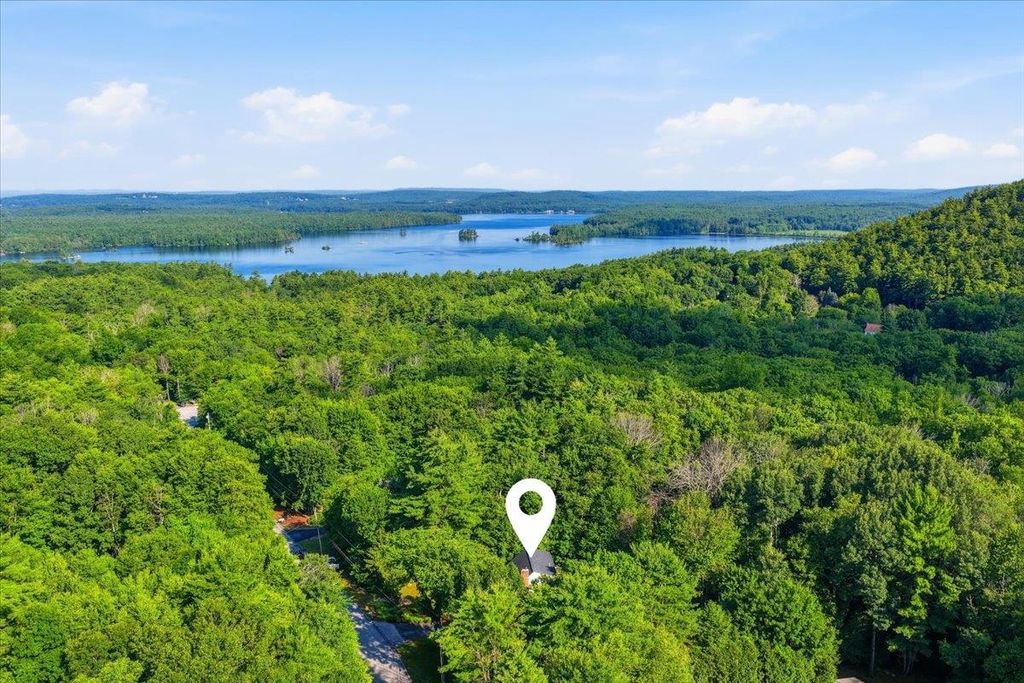 Photo of 16 Lakeview Way, Auburn, NH 03032 (MLS # 5099028)