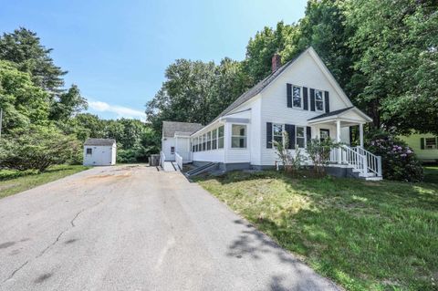 Photo of 32 Raymond Road, Auburn, NH 03032 (MLS # 5094761)
