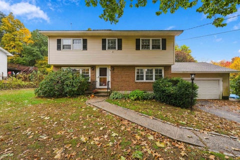 Photo of 4 Tate Street, Hudson, NH 03051 (MLS # 5115569)