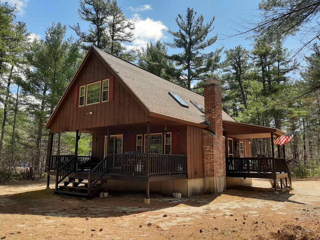 Photo of 31 McGrew Drive, Tamworth, NH 03886 (MLS # 5081074)