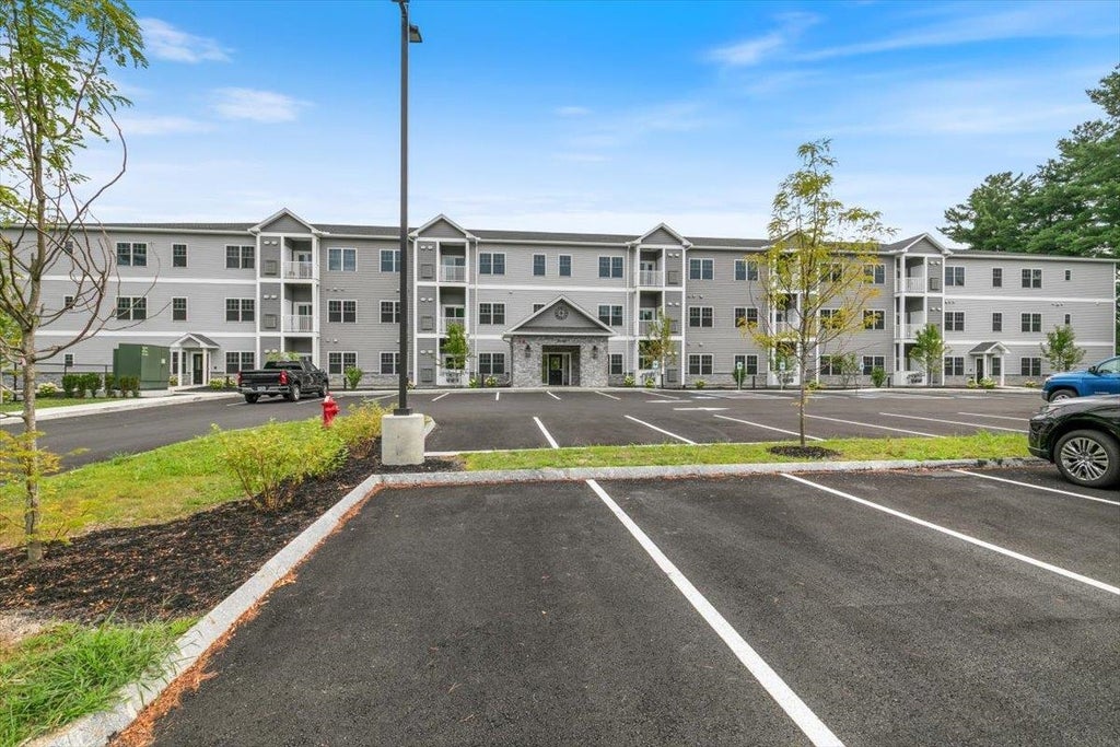 Photo of 10100 S Willow Street #312, Manchester, NH 03103 (MLS # 5115004)