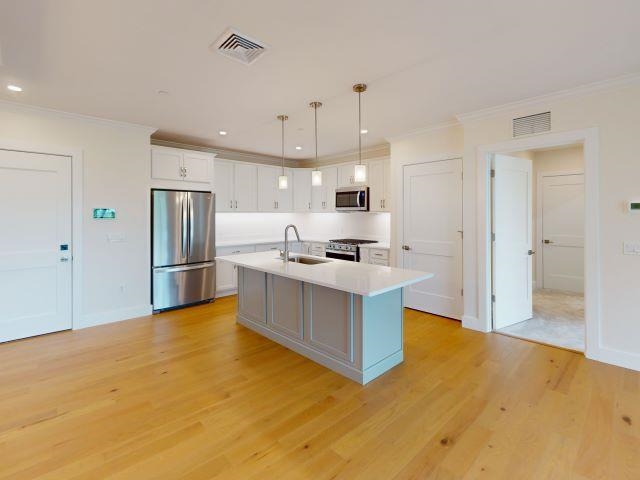 1 Longview Drive 208