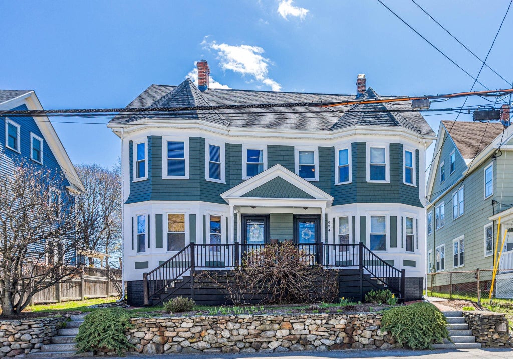 Photo of 992 South Street, Portsmouth, NH 03801 (MLS # 5115432)