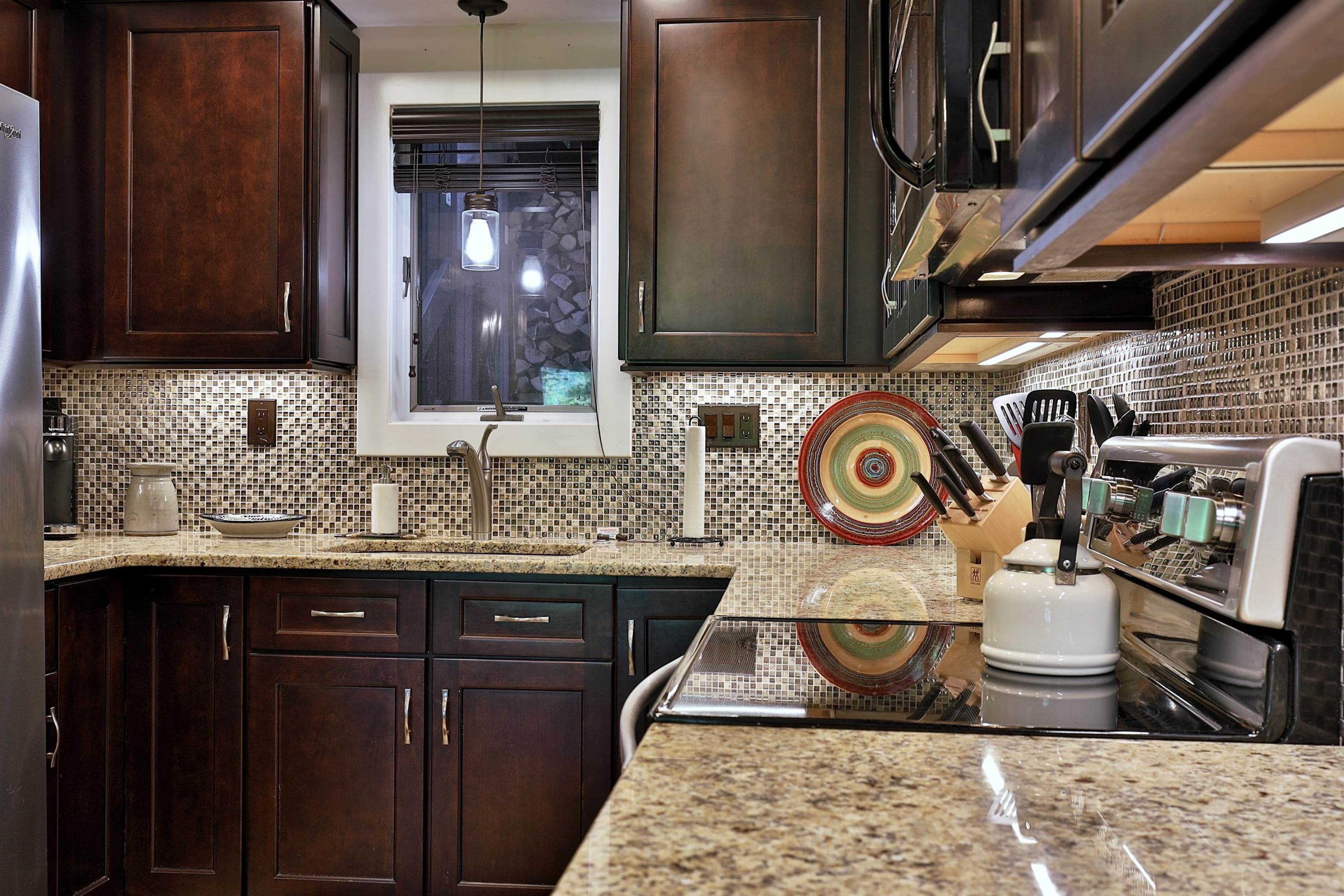 894 East Ash Road L9
