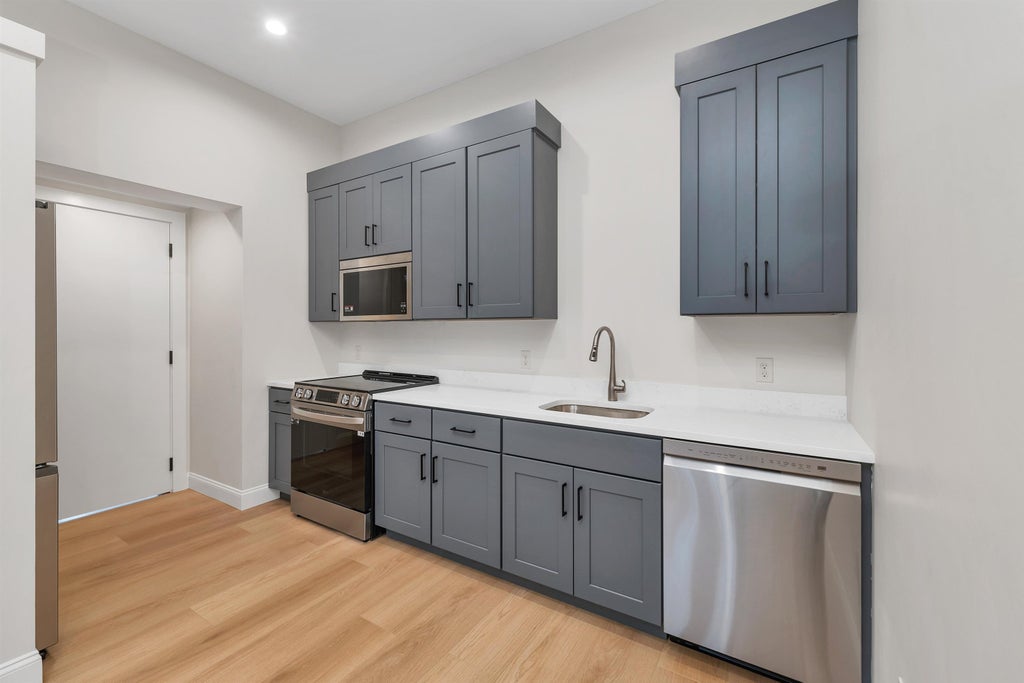 Photo of 177 N Main Street #103, Concord, NH 03301 (MLS # 5114379)