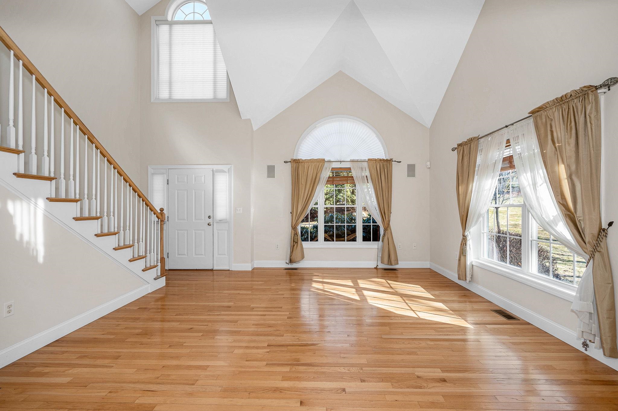 2 Prestwick Trail