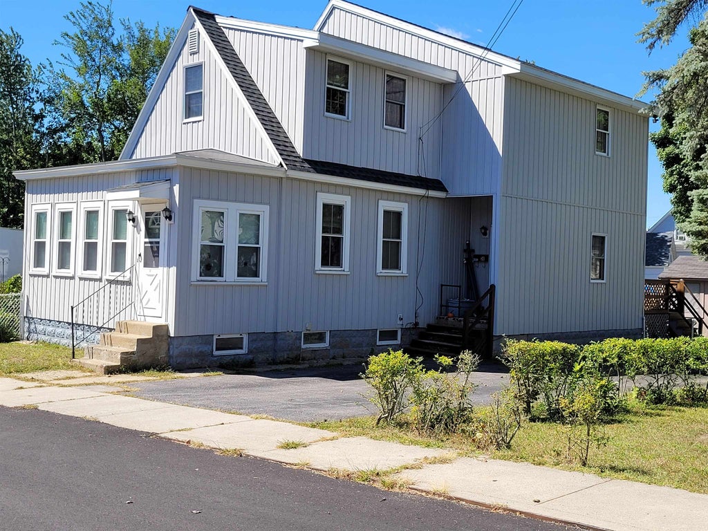 Photo of 30 Brook Street, Nashua, NH 03060 (MLS # 5110176)