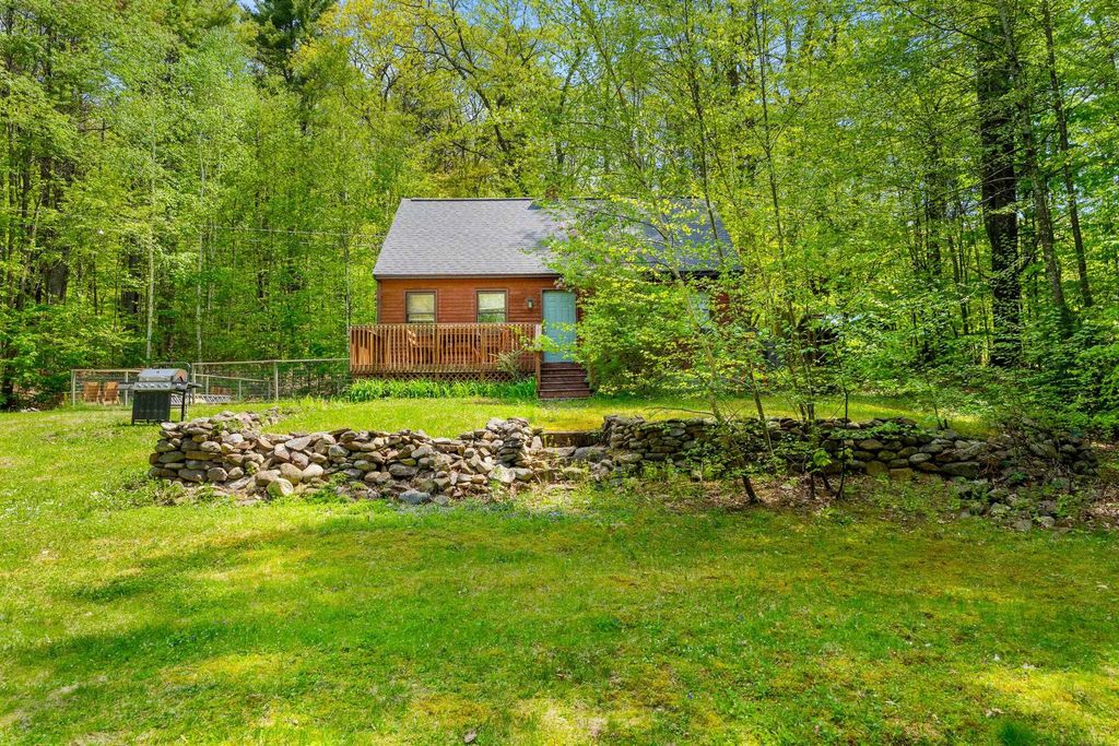 Photo of 16 Dels Way, Weare, NH 03281 (MLS # 5089661)