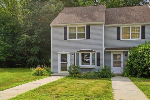Photo of 17 Chestnut Circle, Merrimack, NH 03054 (MLS # 5101243)