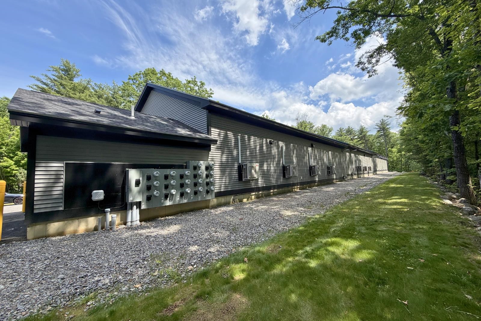 2685 Lake Shore Road 16
