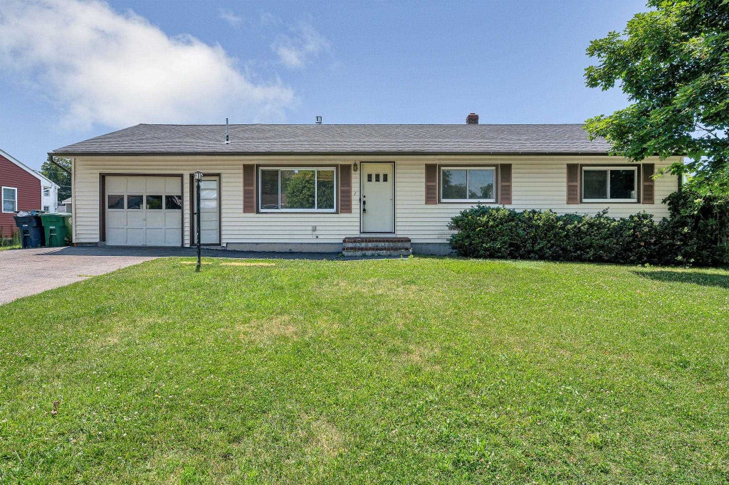 Photo of 7 Raleigh Drive, Nashua, NH 03062 (MLS # 5098084)