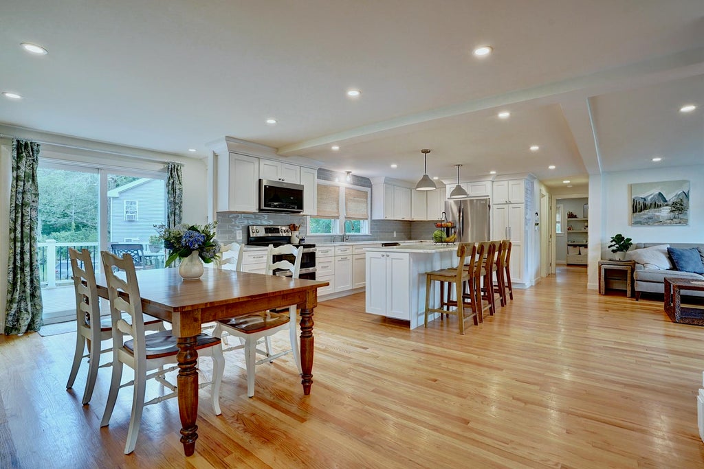 Photo of 354 Wallis Road, Rye, NH 03870 (MLS # 5107235)