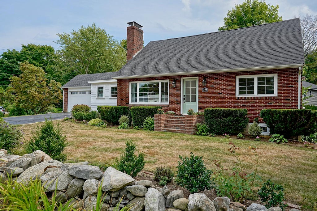 Photo of 354 Wallis Road, Rye, NH 03870 (MLS # 5107235)