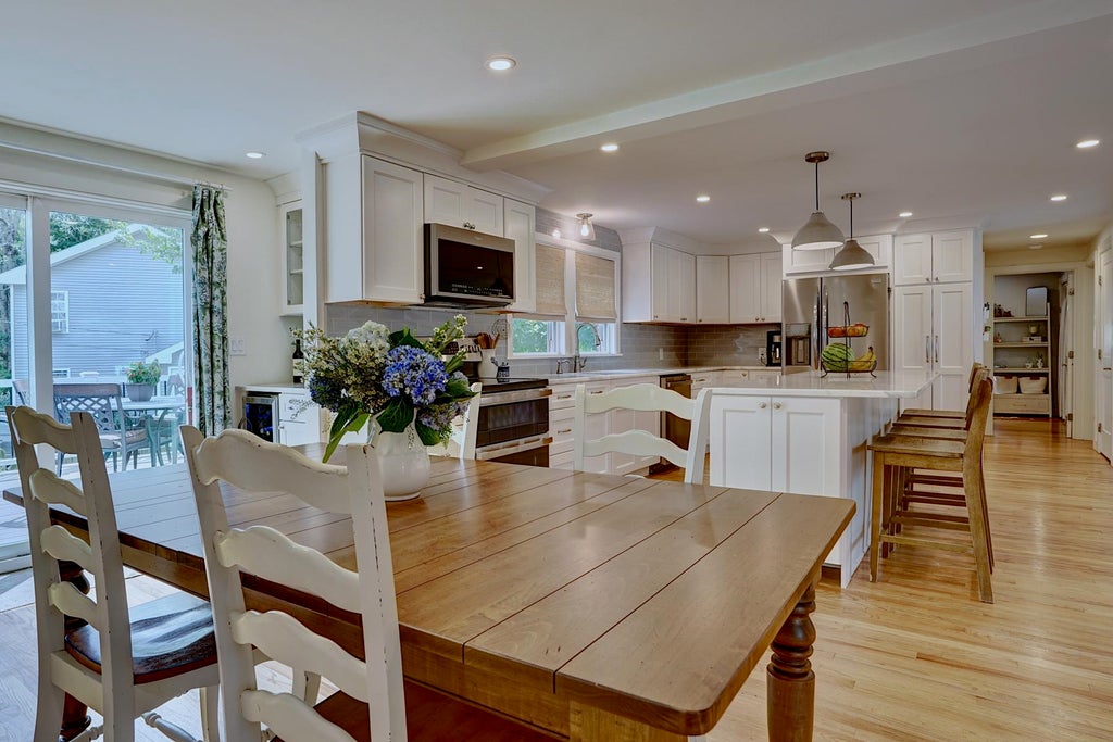 Photo of 354 Wallis Road, Rye, NH 03870 (MLS # 5107235)