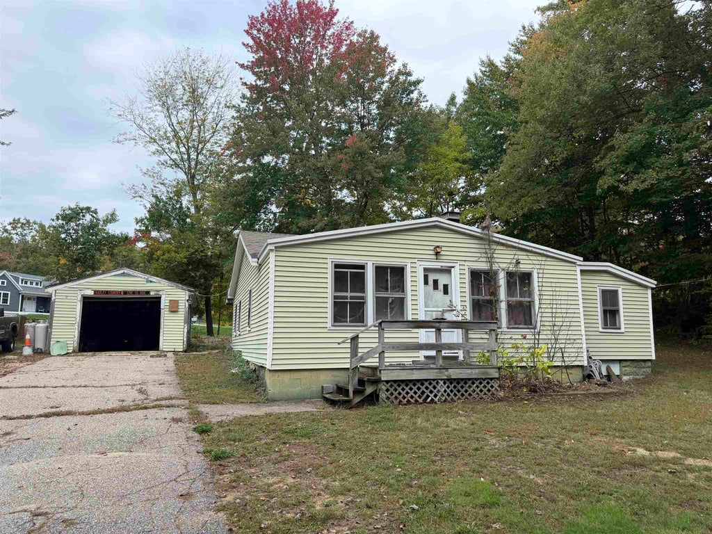 Photo of 573 Washington Street, Barrington, NH 03825 (MLS # 5112871)