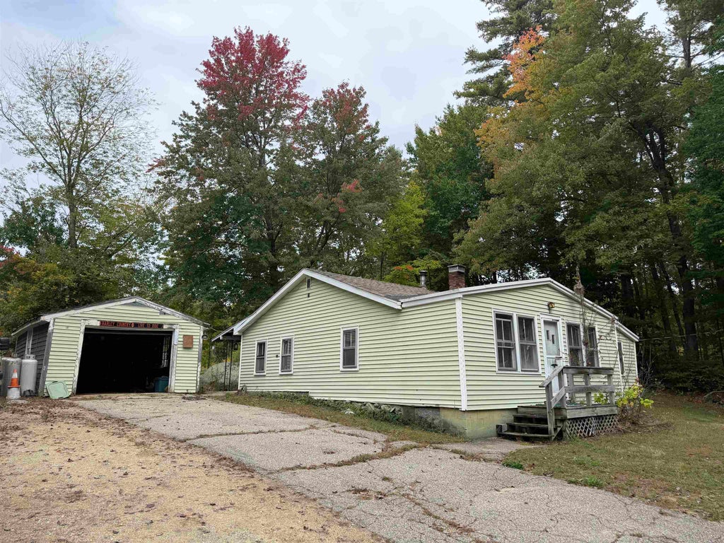 Photo of 573 Washington Street, Barrington, NH 03825 (MLS # 5112871)