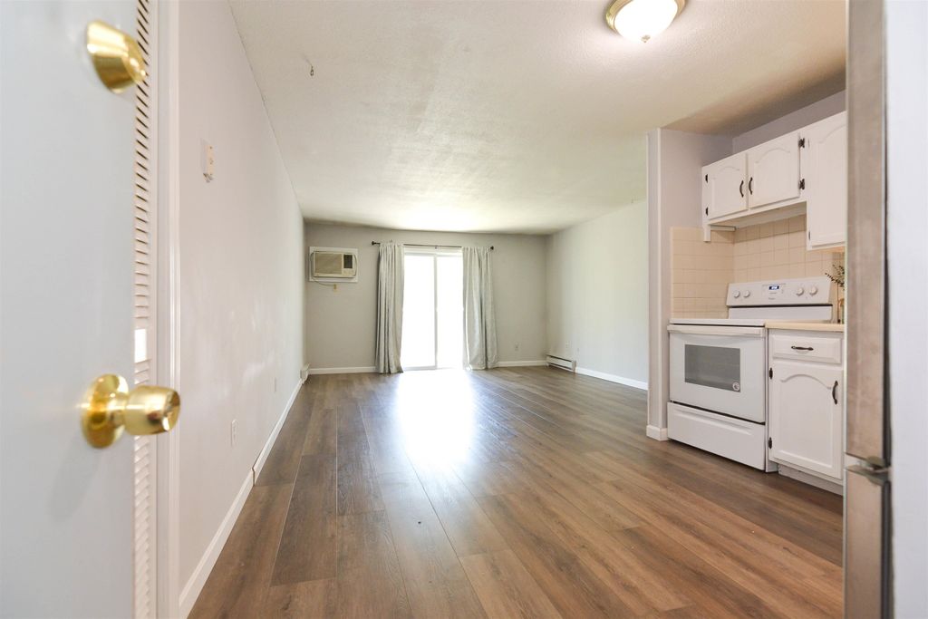 Photo of 189 N. Capitol Hill Drive, Londonderry, NH 03053 (MLS # 5090977)