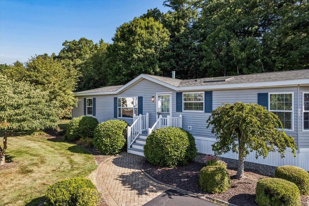 Photo of 50 Constitution Way, Dover, NH 03820 (MLS # 5109994)