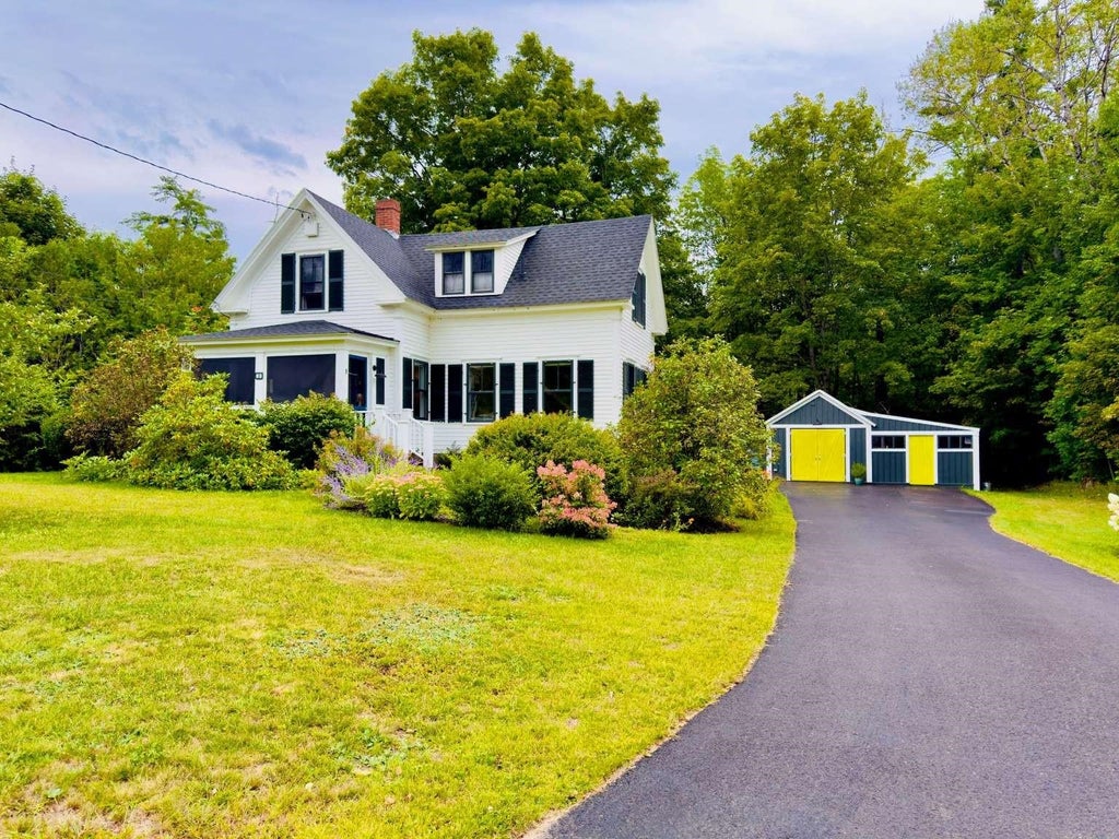 Photo of 83 Dinsmore Road, Conway, NH 03845 (MLS # 5109103)