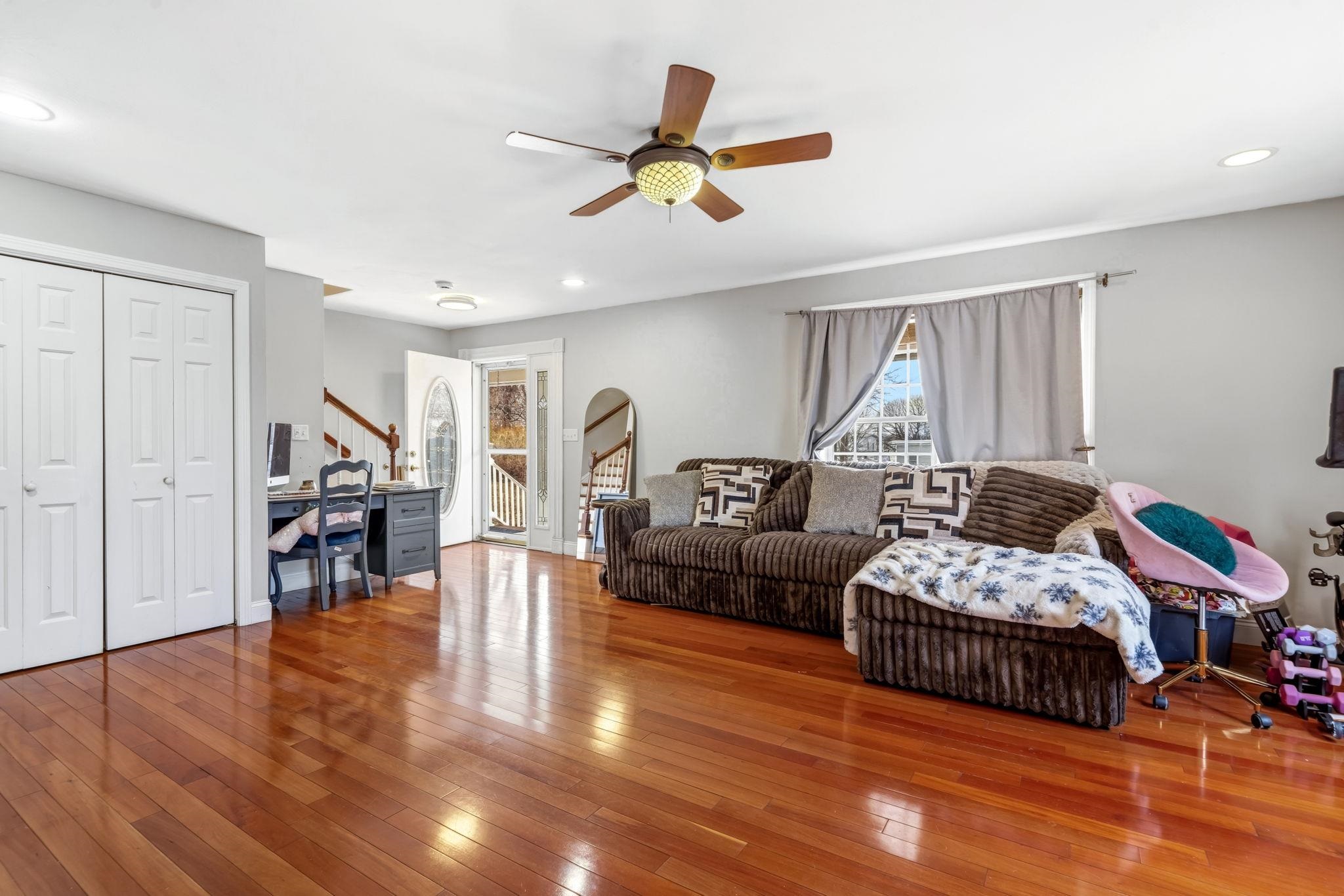 160 S Elm Street