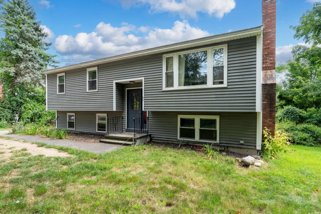 Photo of 97 Pillsbury Road, Londonderry, NH 03053 (MLS # 5106684)