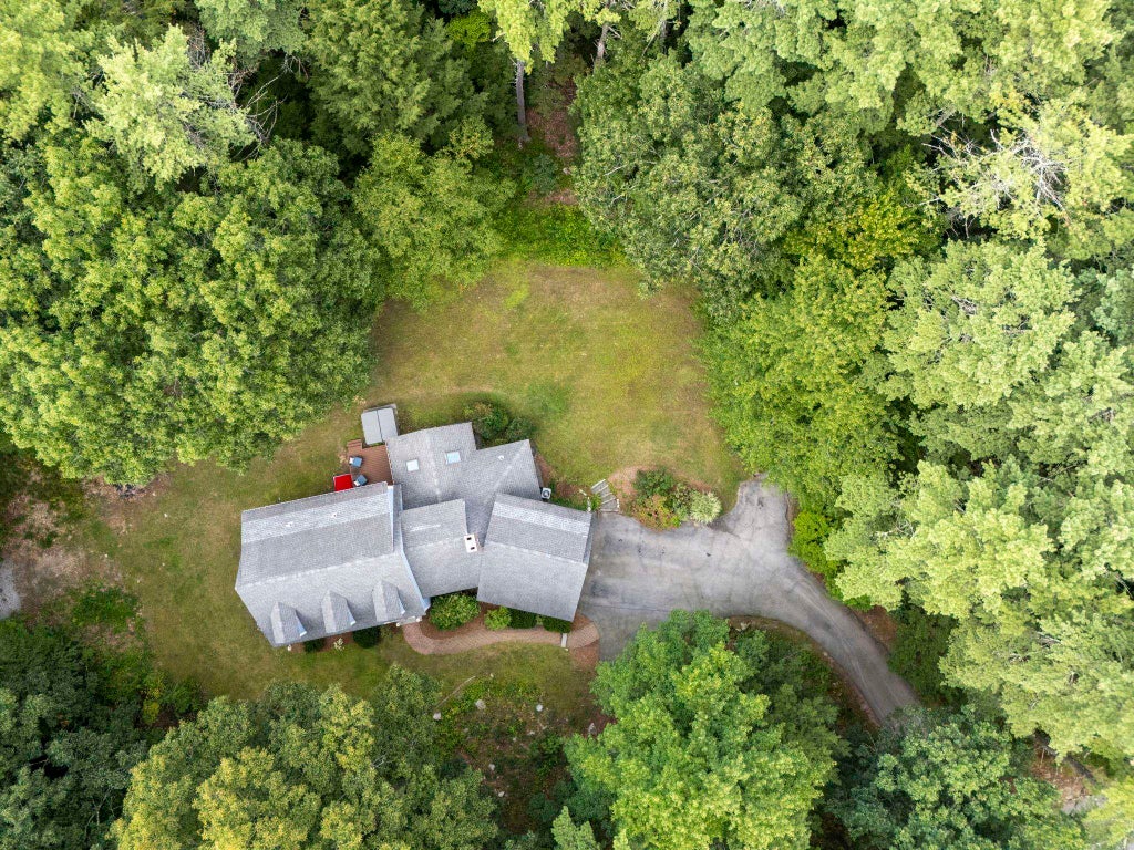 Photo of 14 Fieldstone Drive, Amherst, NH 03031 (MLS # 5107202)