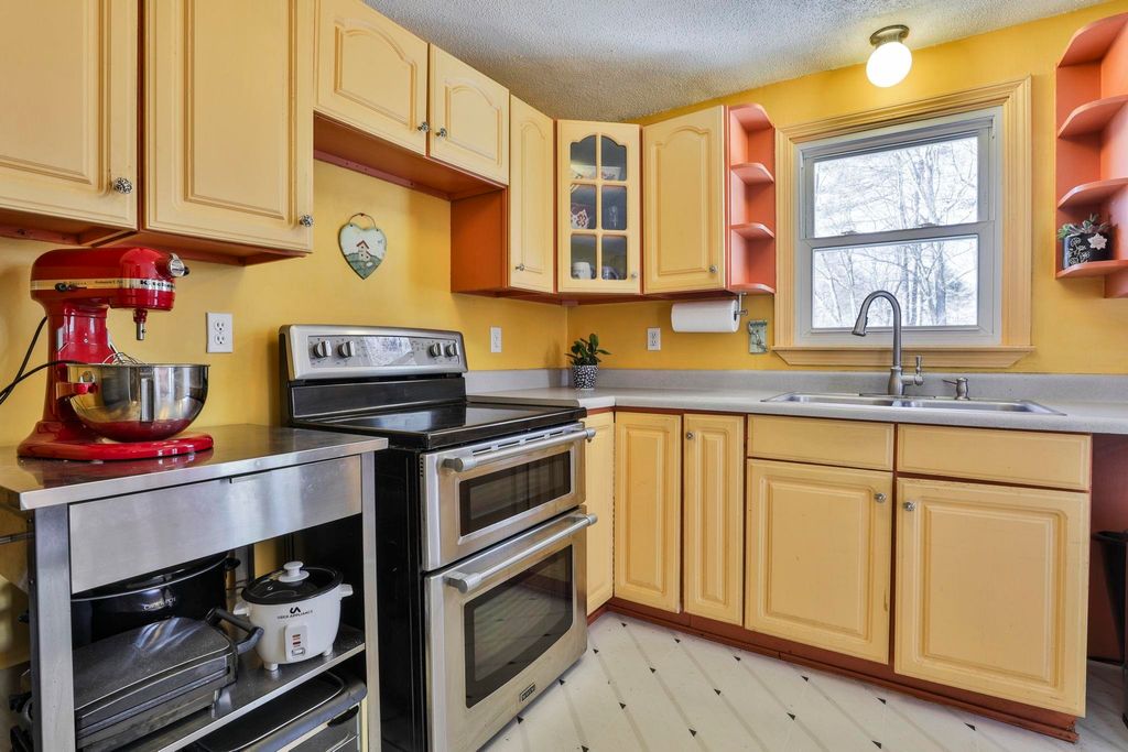 Photo of 102 Bypass 28, Derry, NH 03038 (MLS # 5080445)