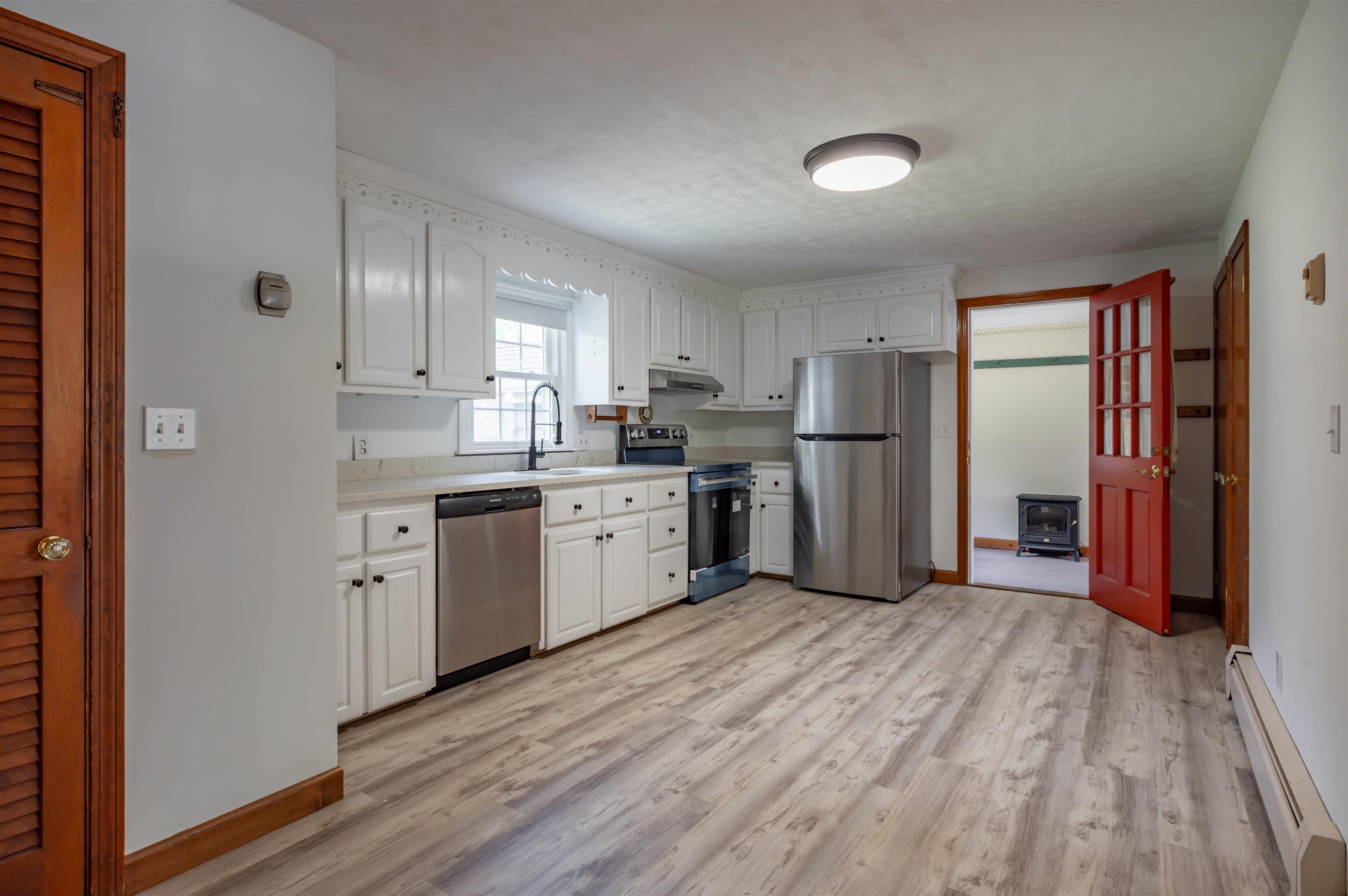 54 Towle Road
