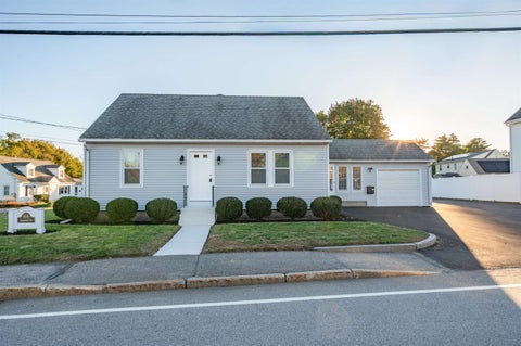 Photo of 166 Amherst Street, Nashua, NH 03064 (MLS # 5115376)