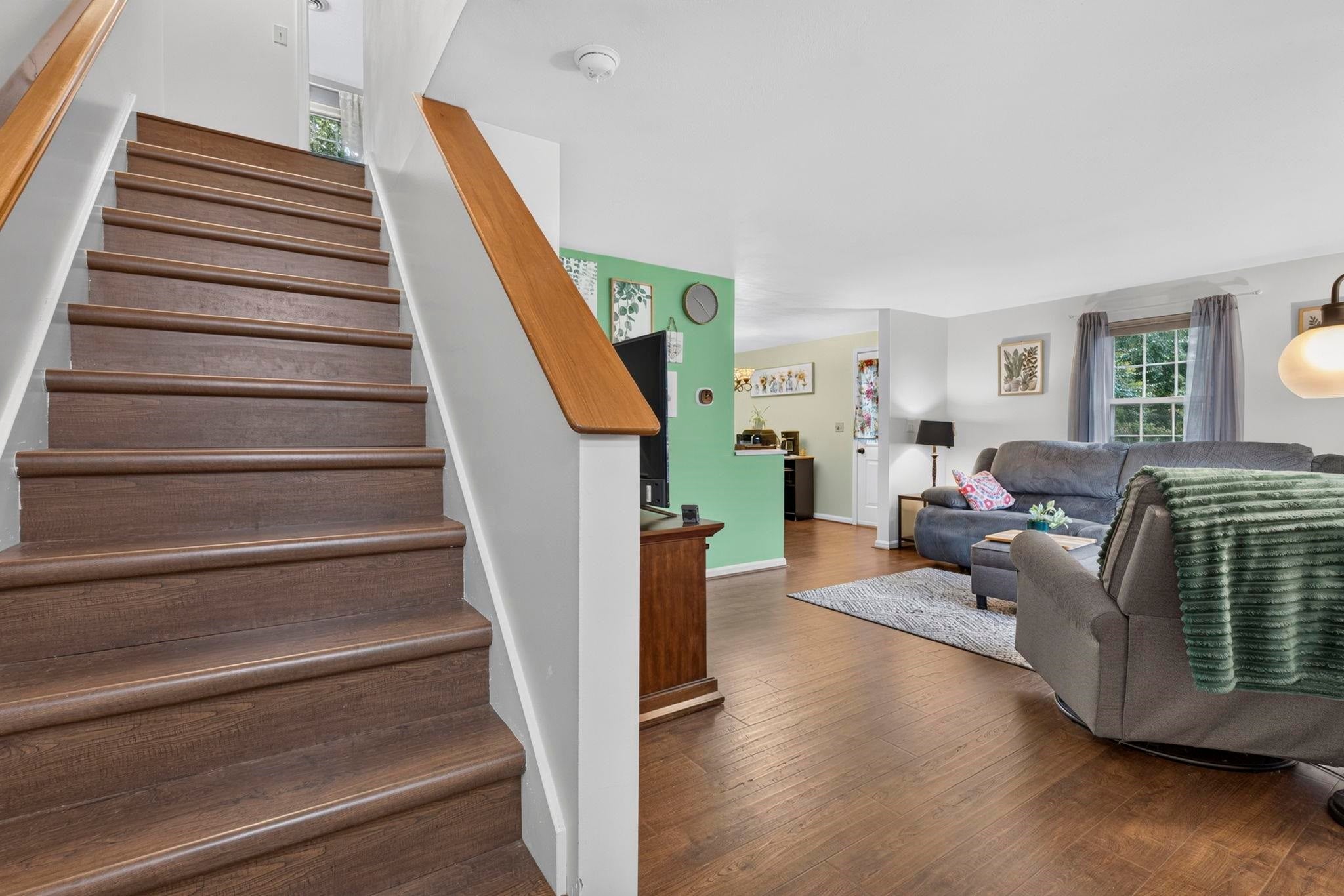 6 Clydesdale Court B