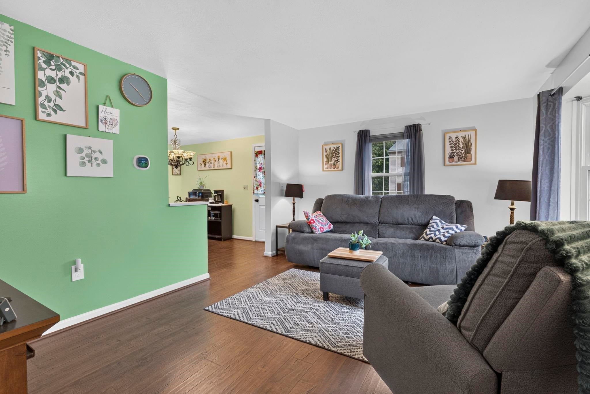 6 Clydesdale Court B