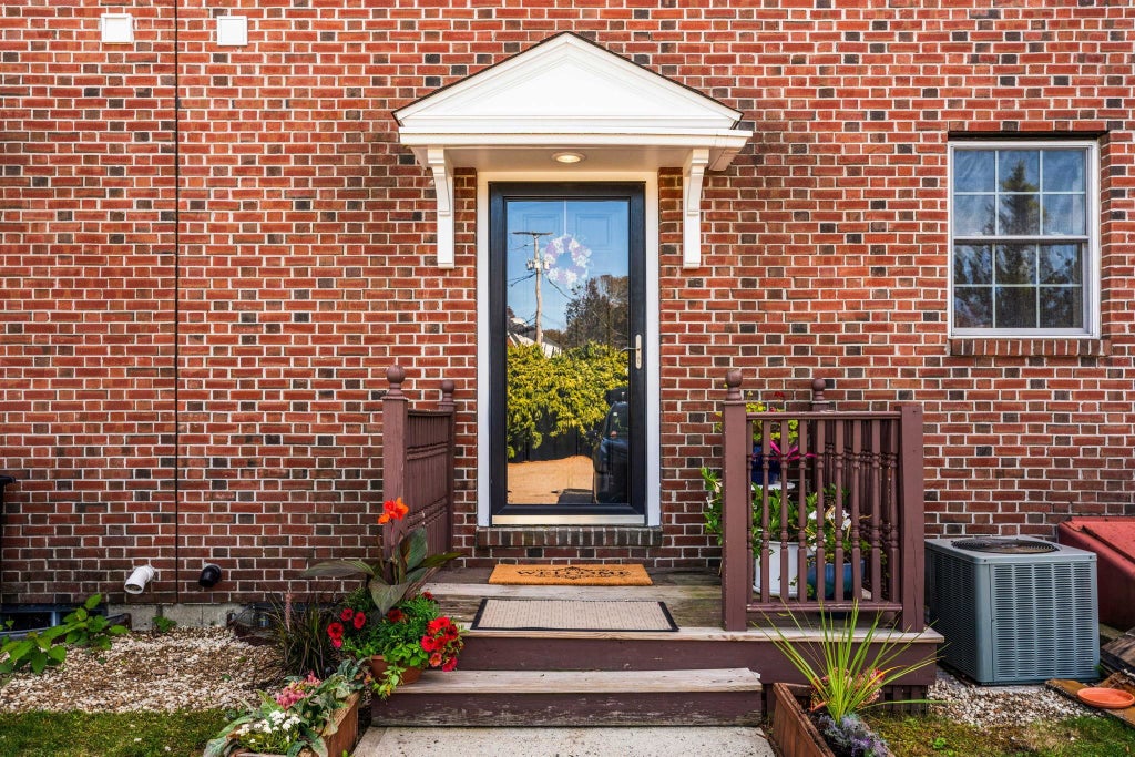 Photo of 9 Falkland Place #A2, Portsmouth, NH 03801 (MLS # 5111173)