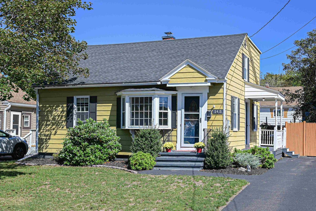 Photo of 145 Knowlton Street, Manchester, NH 03103 (MLS # 5110212)