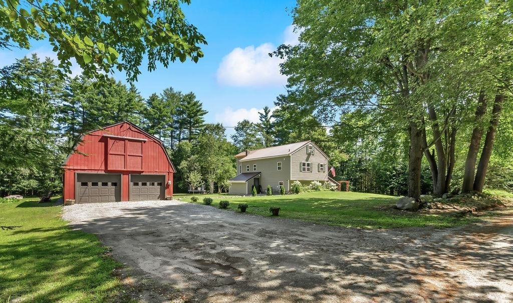 Photo of 32 Penacook Path, Sunapee, NH 03782 (MLS # 5103604)