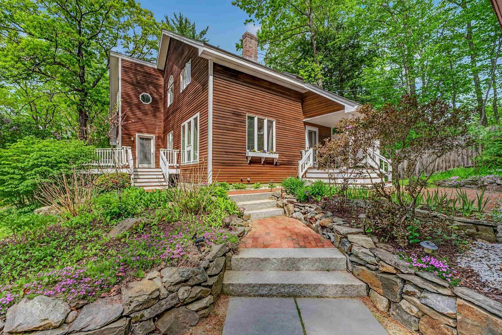 Photo of 34 Sunrise Circle, Plymouth, NH 03264 (MLS # 5091308)