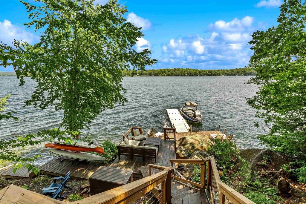 Photo of 7 Bay Point Lane, Sunapee, NH 03782 (MLS # 5101626)