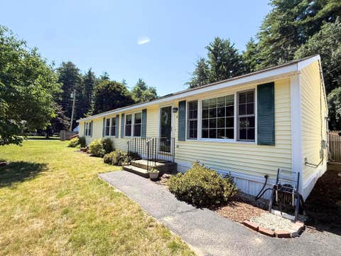 Photo of 5 Santa Fe Road, Nashua, NH 03062 (MLS # 5103538)