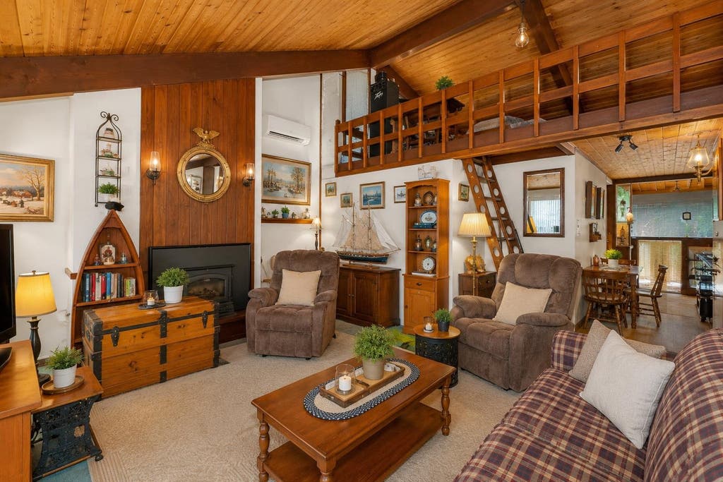Photo of 7 Sundance Road #4, Woodstock, NH 03262 (MLS # 5104834)