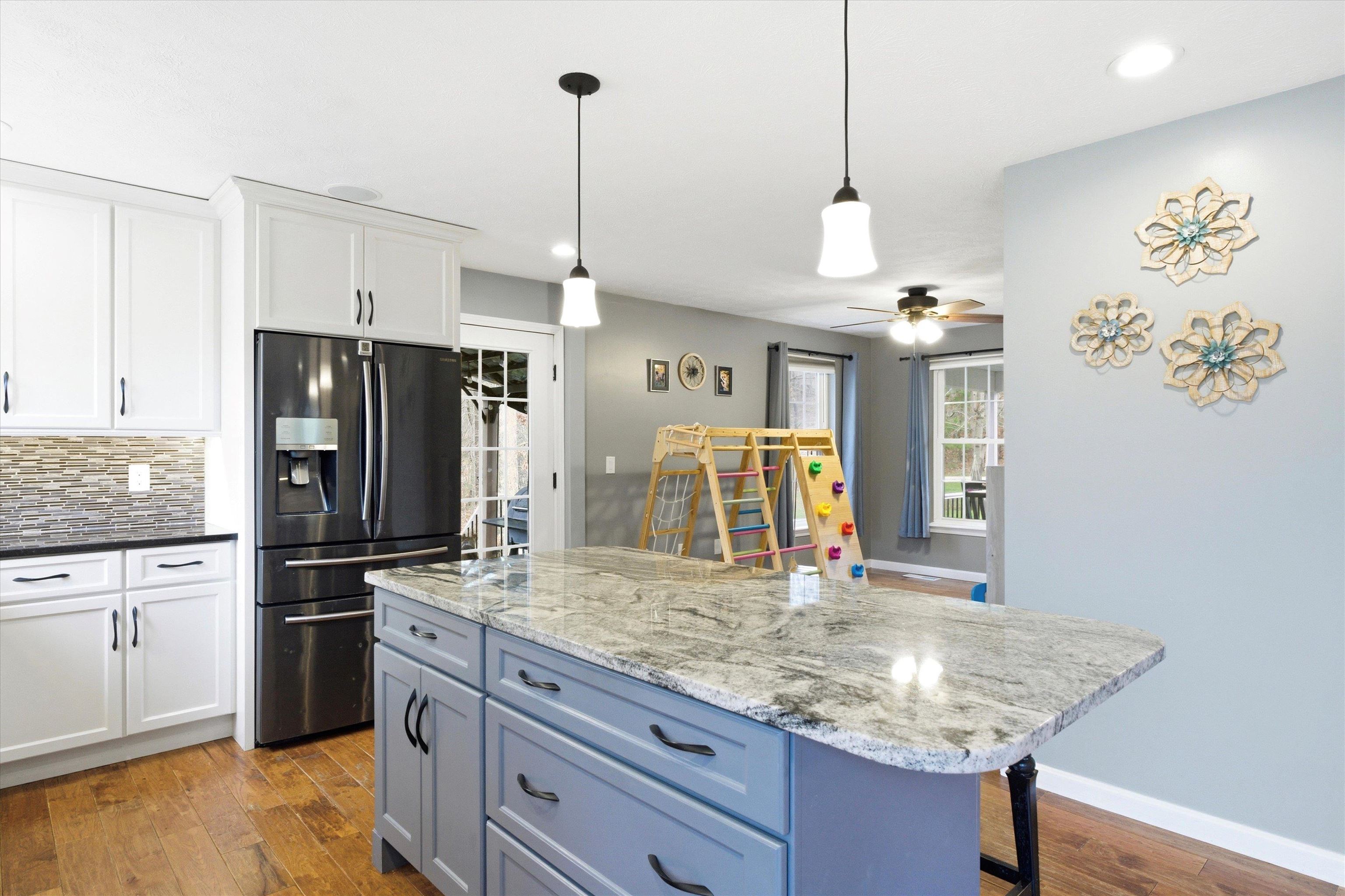 4 Cobblestone Place