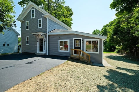 Photo of 8 Courtland Street, Farmington, NH 03835 (MLS # 5105023)