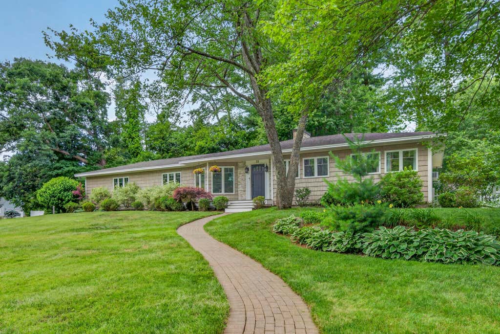 Photo of 12 Shady Lane, Manchester, NH 03104 (MLS # 5102186)
