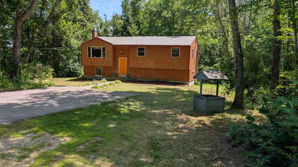 Photo of 21 Hunter Lane, Barrington, NH 03825 (MLS # 5102652)