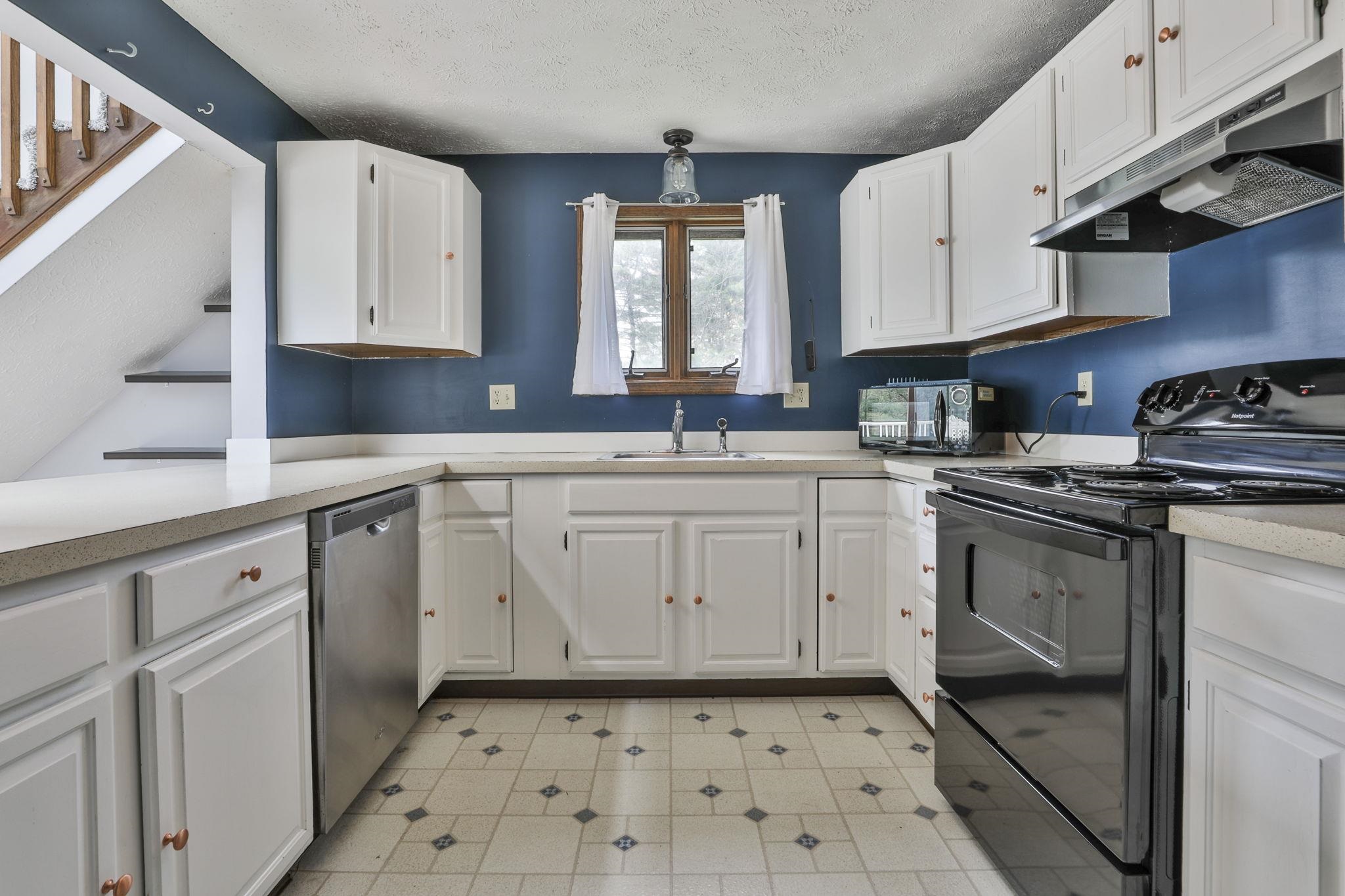 7 Corduroy Road 24