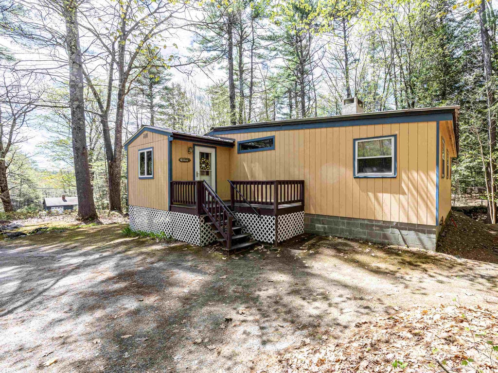 Photo of 5 Twin Oaks Road, Sutton, NH 03221 (MLS # 5088336)