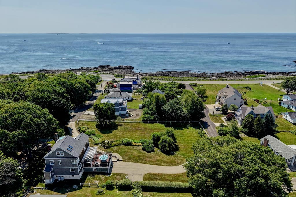 Photo of 26 Neptune Drive, Rye, NH 03870 (MLS # 5100052)