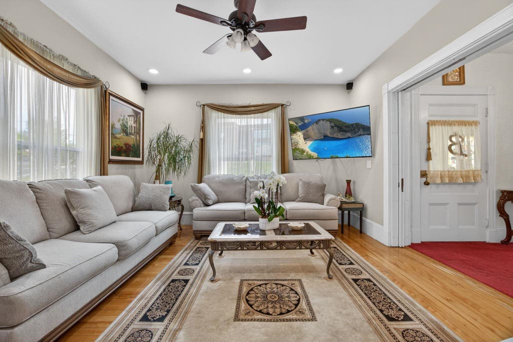 Photo of 20 Abbott Street, Nashua, NH 03064 (MLS # 5092872)