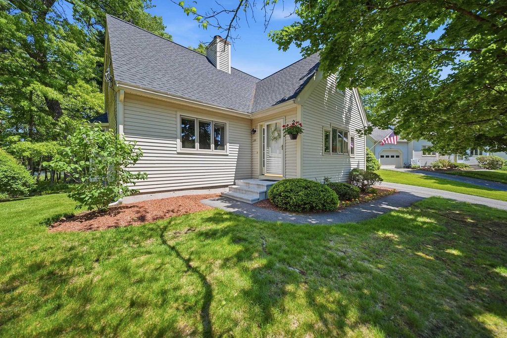 Photo of 39 Norma Drive, Nashua, NH 03062 (MLS # 5091273)