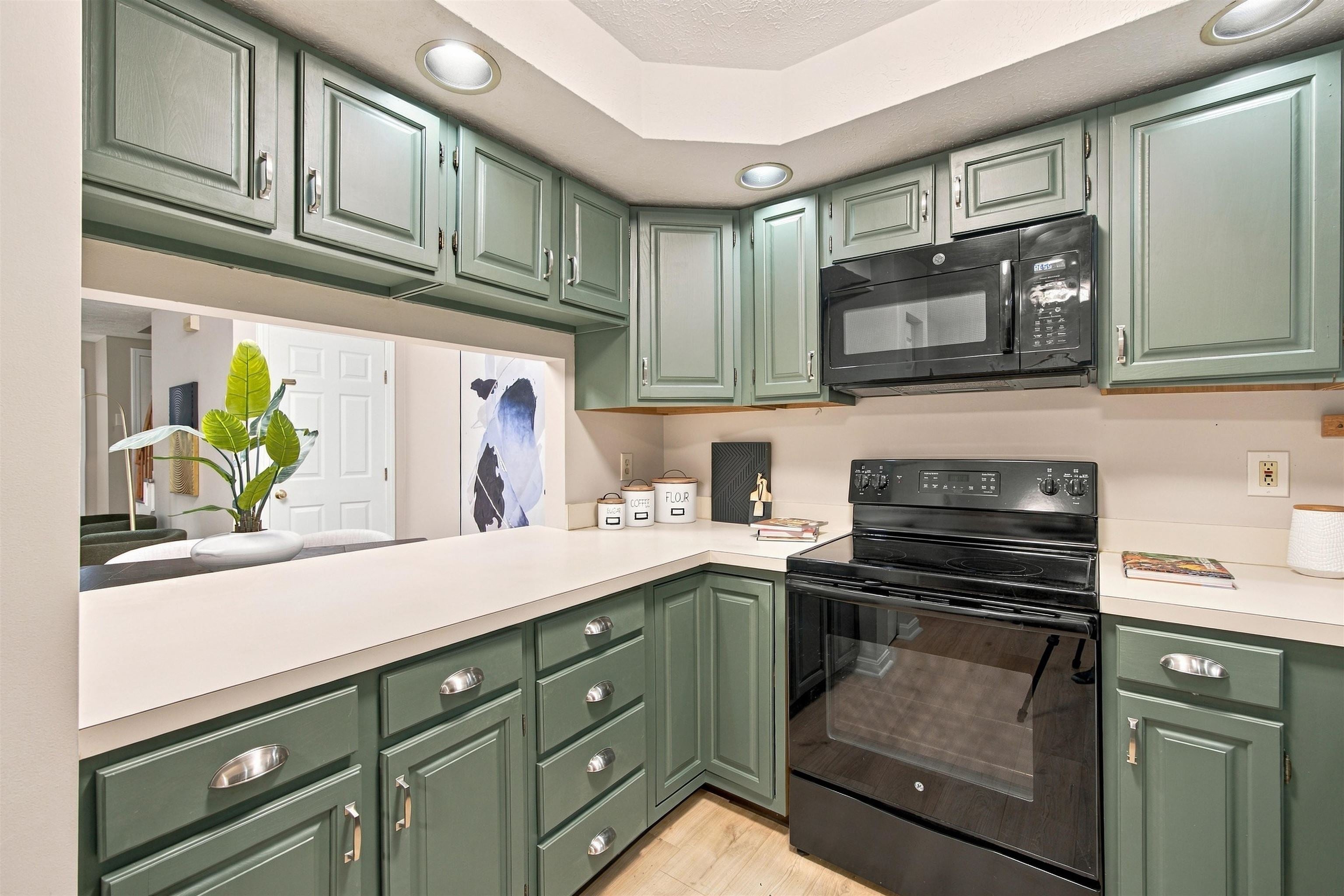 12 Rocky Ledge Road